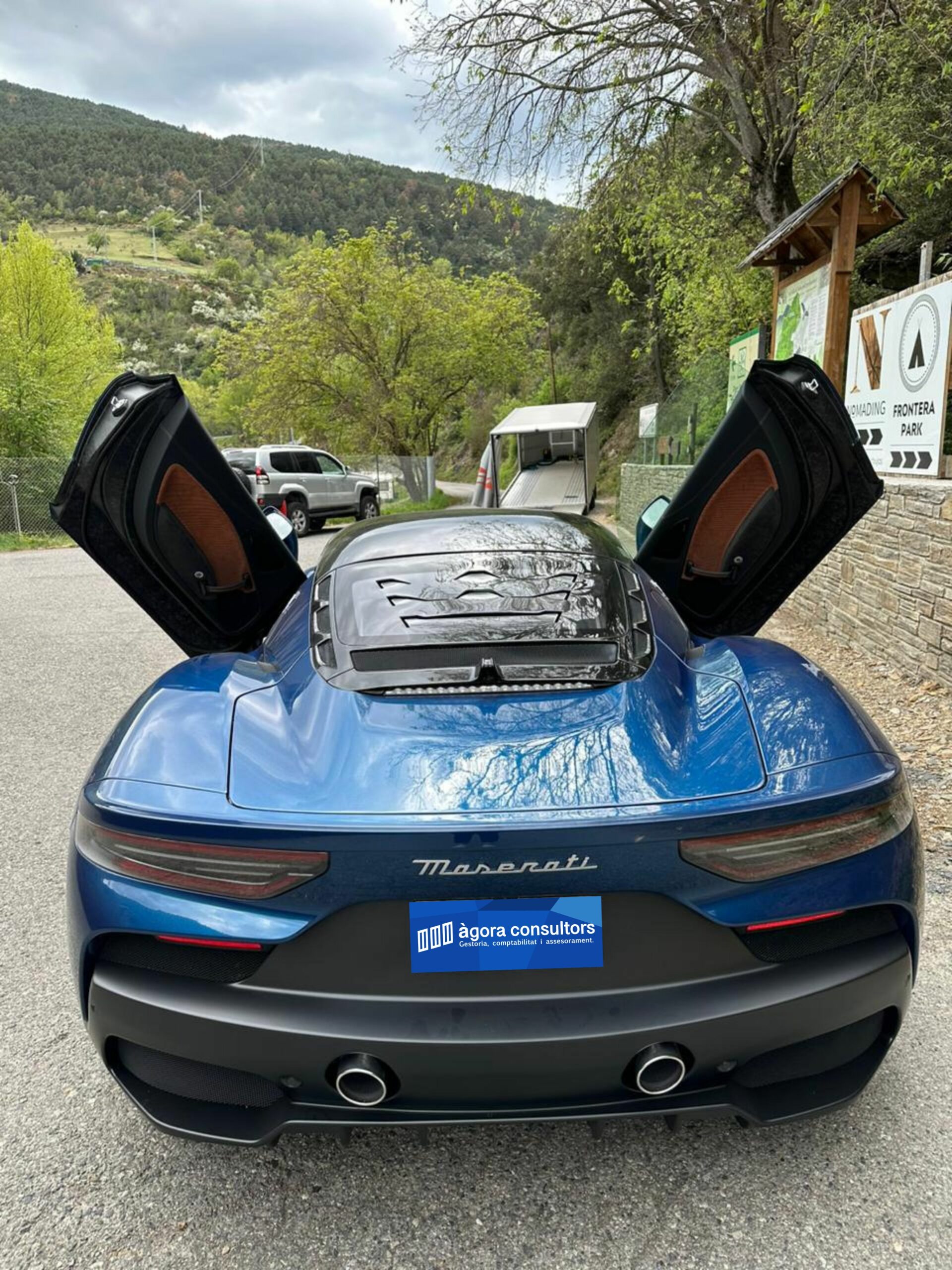 Tràmits de duana i matriculació turística per a Maserati MC20 a Andorra.